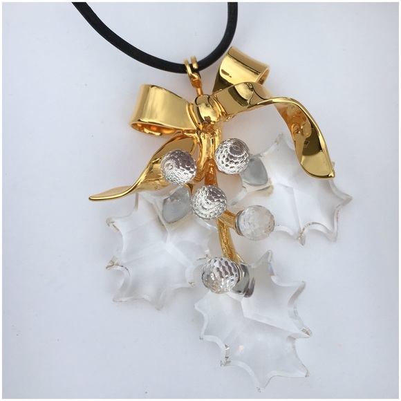 Swarovski Crystal Holly and Gold Ribbon Pendant - Picture 3 of 3